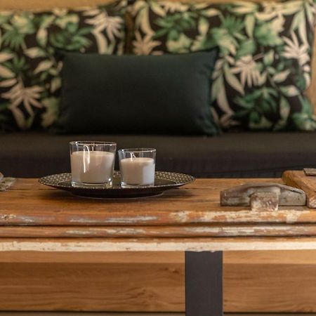 Nalas Suites Emporio  Eksteriør billede