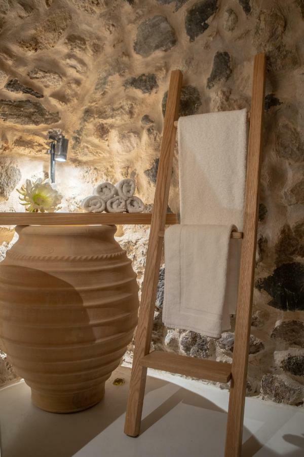 Nalas Suites Emporio  Eksteriør billede