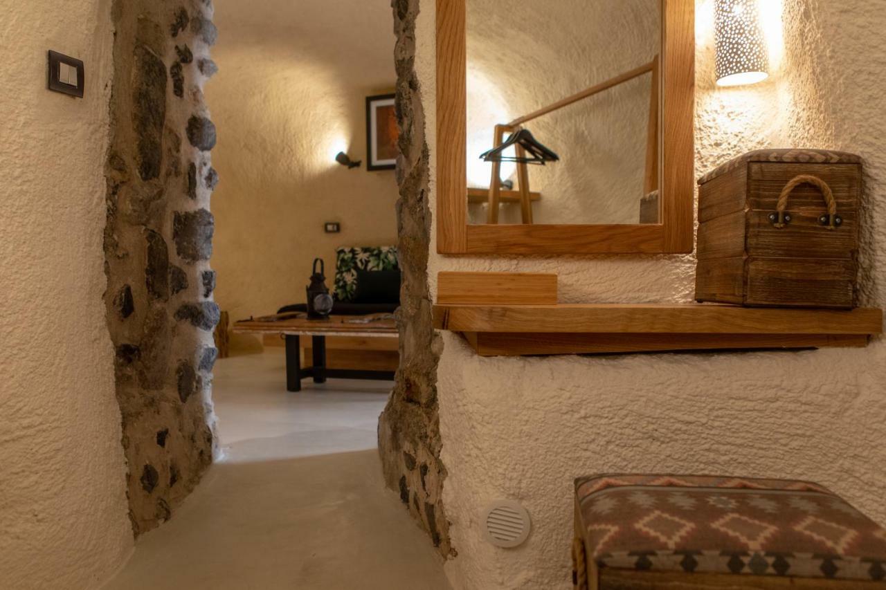 Nalas Suites Emporio  Eksteriør billede