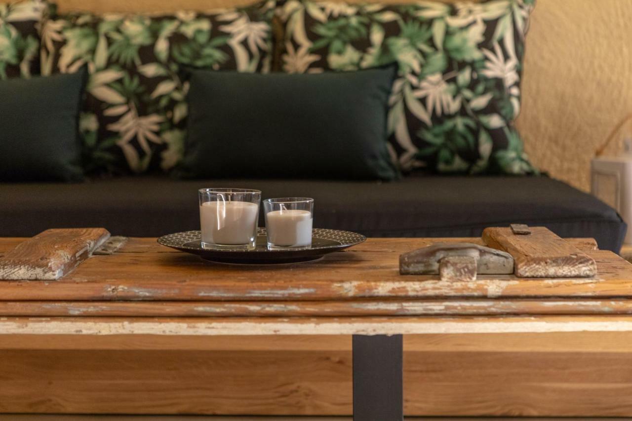 Nalas Suites Emporio  Eksteriør billede